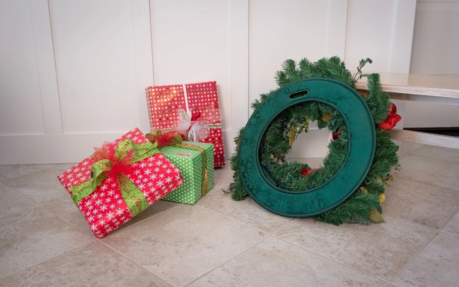 Village Lighting Deluxe Door Saver For Christmas Wreaths V-11101-DLX 5 Village Lighting Deluxe Door Saver For Christmas Wreaths V-11101-DLX - Image 5