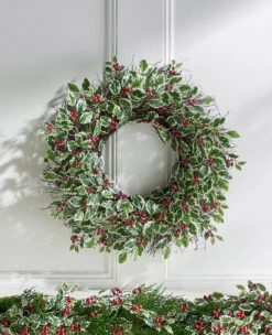 Raz 26" Variegated Holly Leaf And Berry Christmas Wreath W4402461